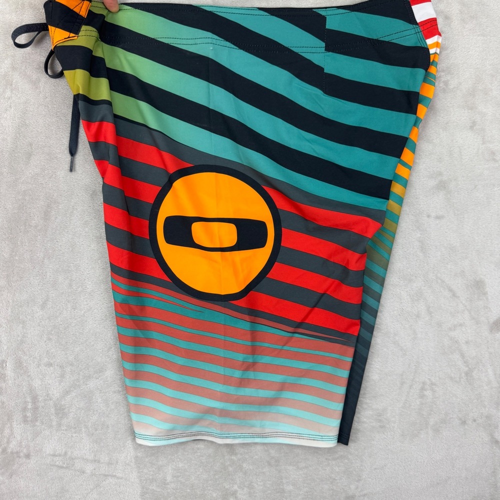 Oakley Board Shorts Mens 38 Multi Color Striped Surf Swim Trunks Spring 2015